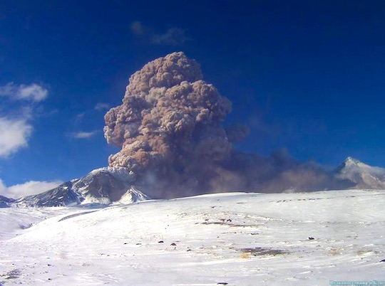 カムチャッカ半島で 名前のない火山 が大噴火 地球の記録 アース カタストロフ レビュー