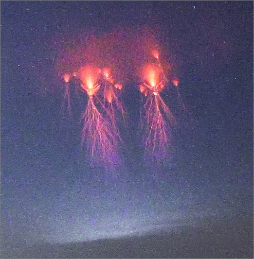 オクラホマの空を飾った巨大なクラゲのような赤い光学現象スプライト 地球の記録 アース カタストロフ レビュー